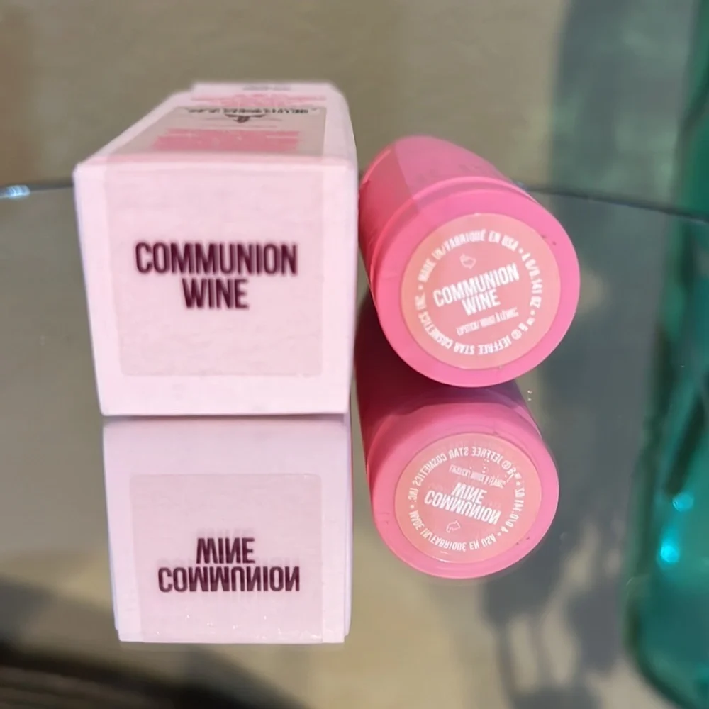 Jeffree Star Velvet Trap lipstick in color Communion Wine. New!
